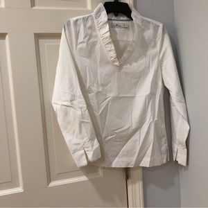 Vineyard Vines sz XS cotton (3% spandex) v neck ( ruffly) long sleeve shirt.